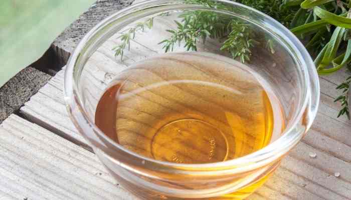 Half a cup of vinegar