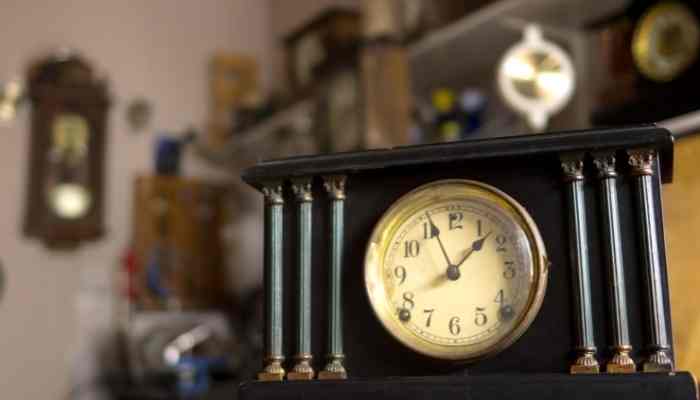 mantle clock