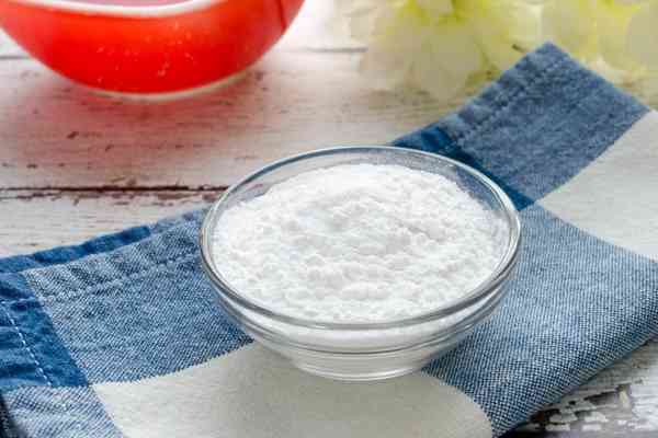 Remove splinters with baking powder